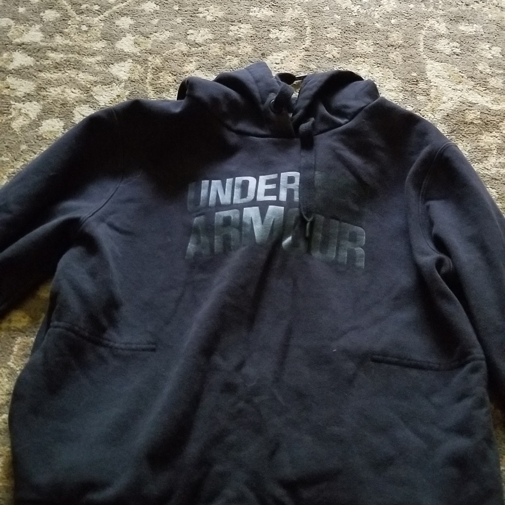 Under Armour sweatshirt
